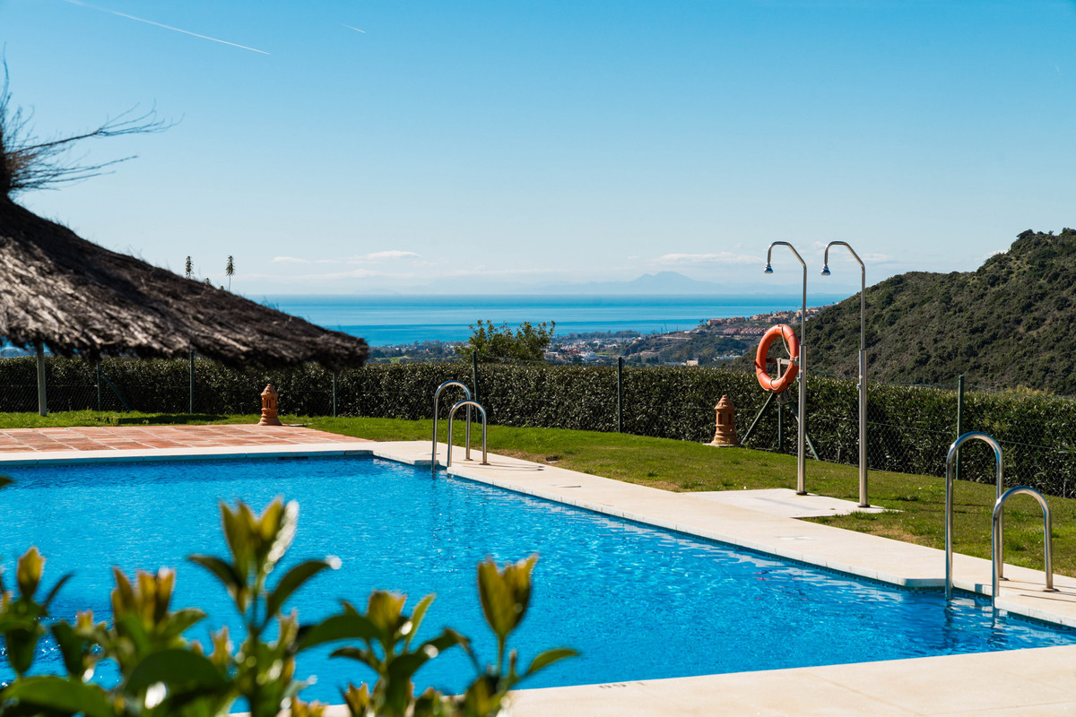 5c94323fdd3a88f479578587a0e5b63a - 26