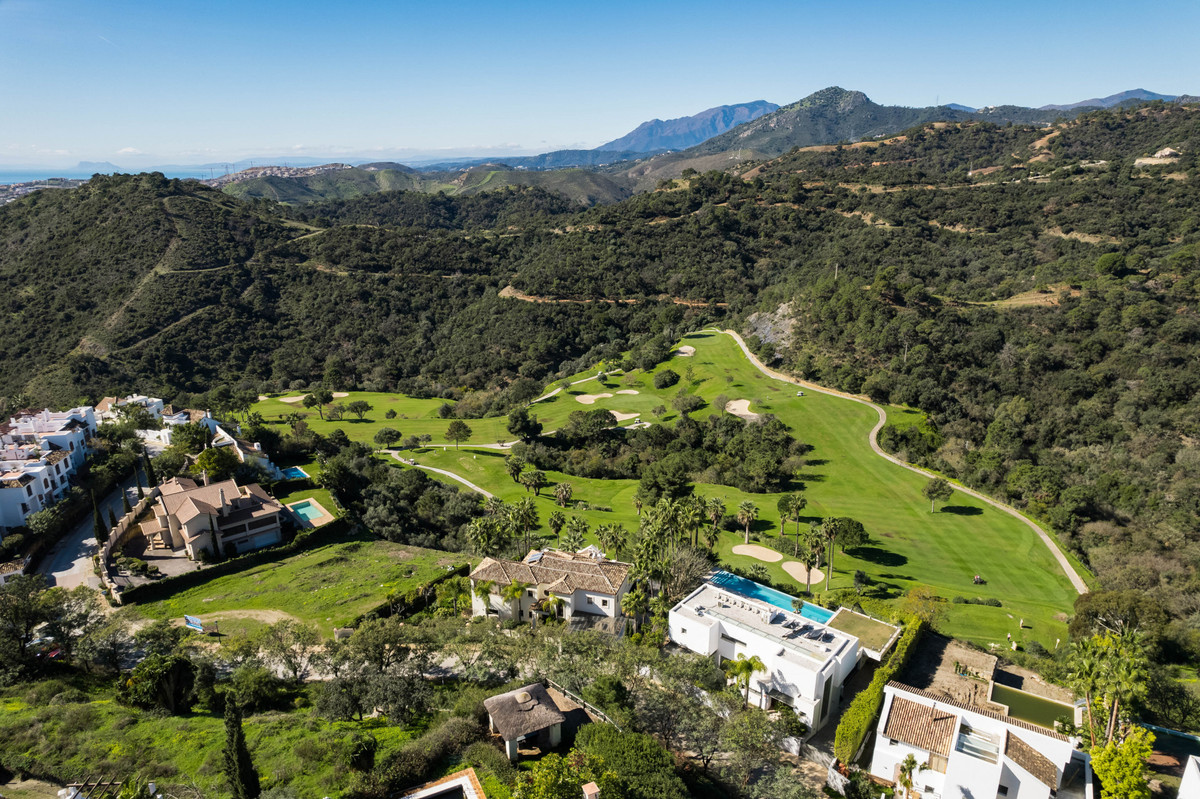 5c94323fdd3a88f479578587a0e5b63a - 27