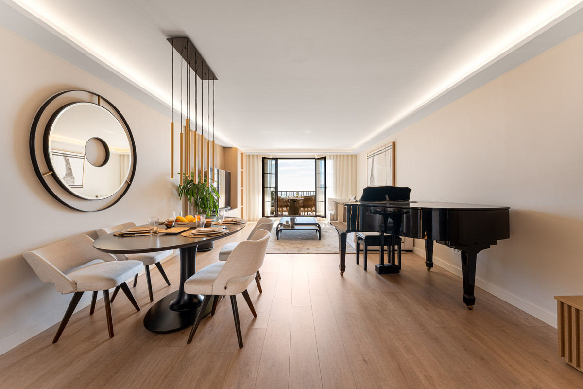 5c94323fdd3a88f479578587a0e5b63a - 8