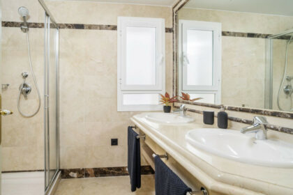 5dd2819a2a8e5ee44d689a7d36cbb565 - 10