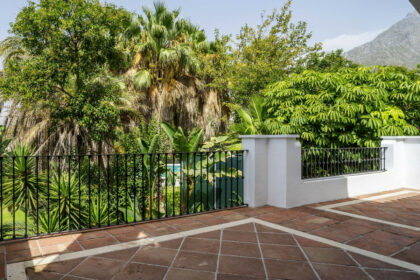 5dd2819a2a8e5ee44d689a7d36cbb565 - 32