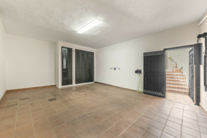 6120d21ae3aa9f0c8044c82cc42fddfb - 12