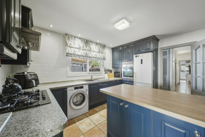 6189b1c65d207fd092706cf2df1f9ce2 - 10