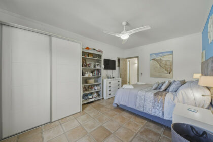 6189b1c65d207fd092706cf2df1f9ce2 - 17