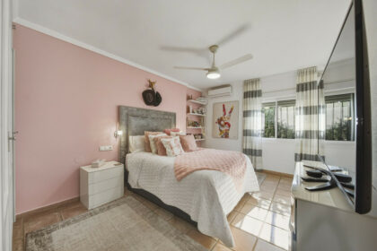 6189b1c65d207fd092706cf2df1f9ce2 - 20