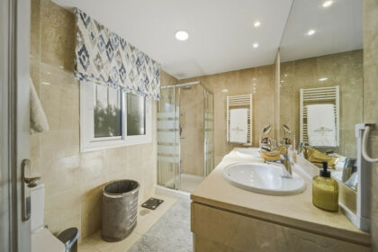 6189b1c65d207fd092706cf2df1f9ce2 - 21