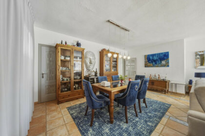 6189b1c65d207fd092706cf2df1f9ce2 - 8