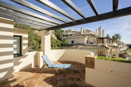 61b35992056058475afd655c2b21a0cf - 25