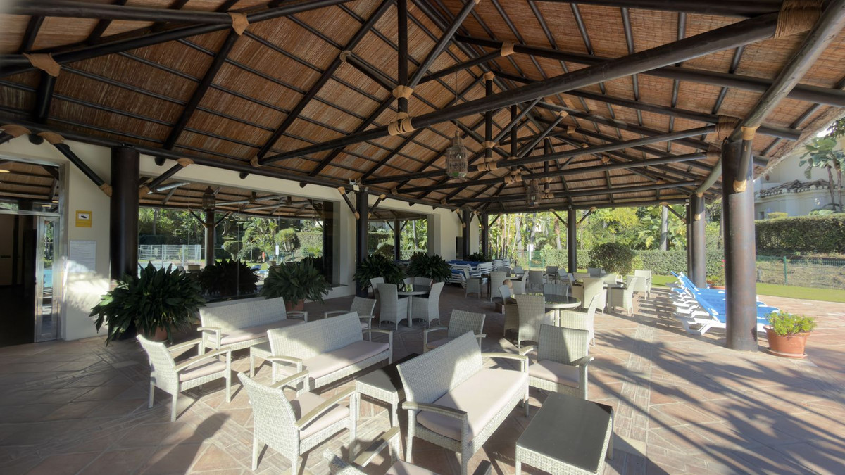 61b35992056058475afd655c2b21a0cf - 31