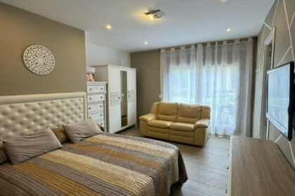 63ae3677e158be3233c42267c4bc32bb - 8