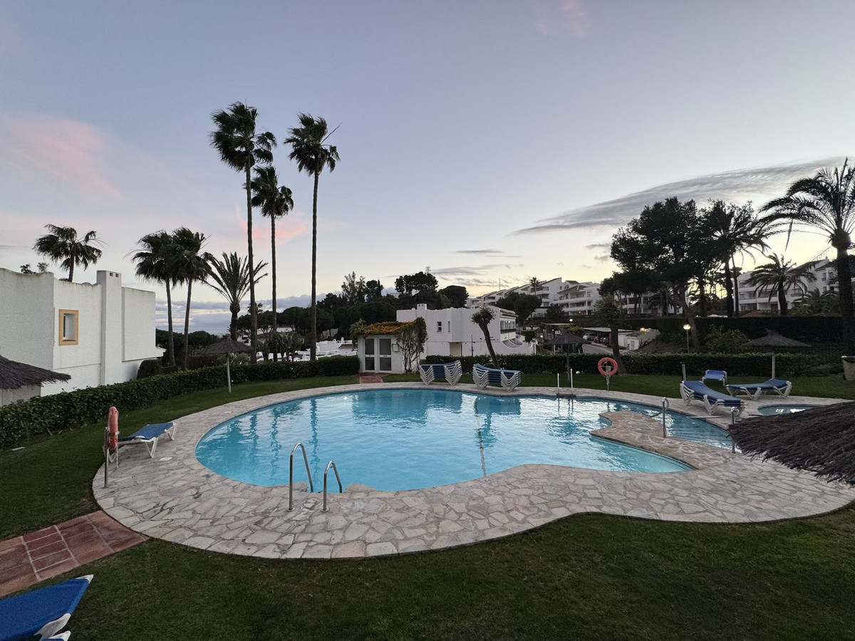 6432e80701729a8f70ab6bcdf276cd68 - 1