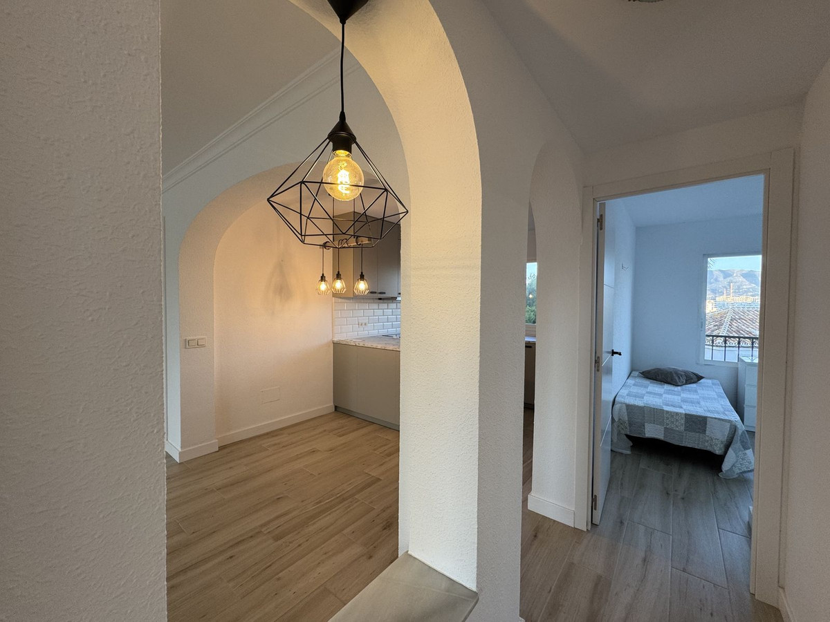 6432e80701729a8f70ab6bcdf276cd68 - 12