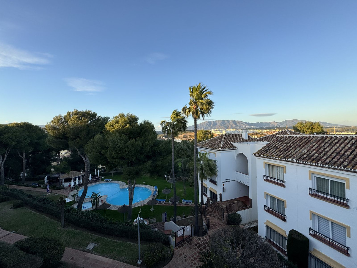 6432e80701729a8f70ab6bcdf276cd68 - 23