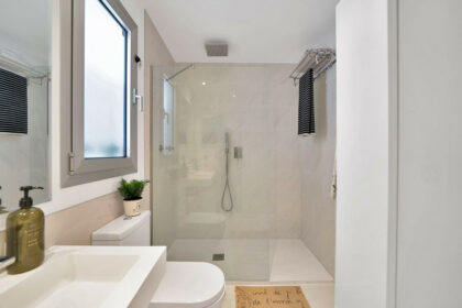 648ee2b4f250c2c63df690858c8555b5 - 19