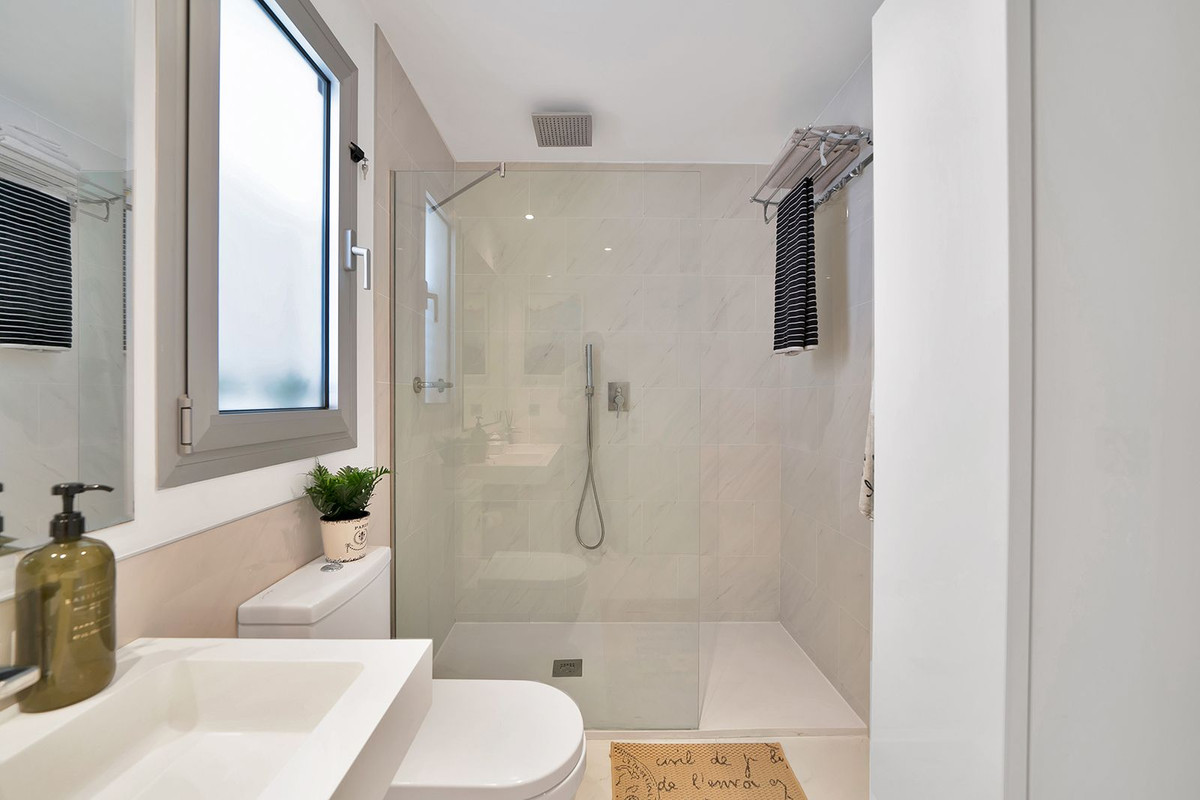 648ee2b4f250c2c63df690858c8555b5 - 19