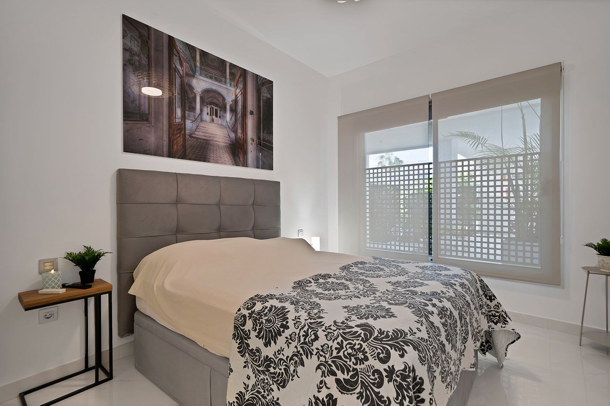 648ee2b4f250c2c63df690858c8555b5 - 23