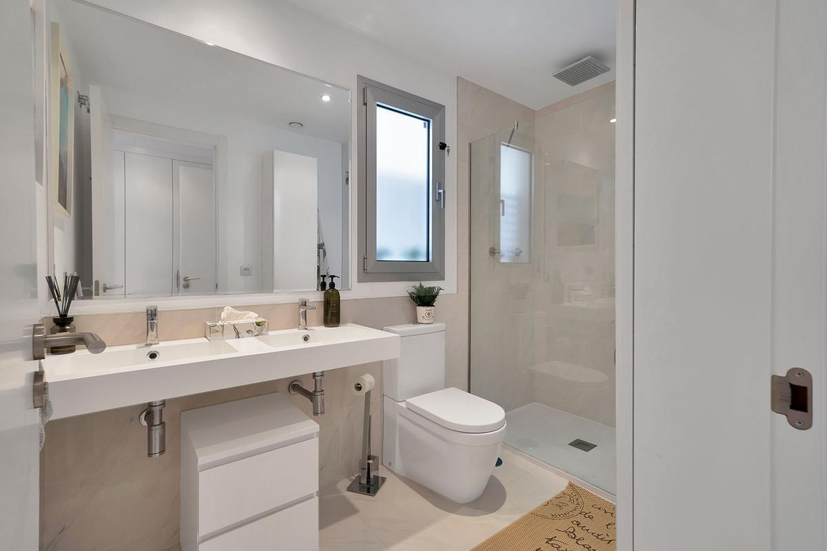 648ee2b4f250c2c63df690858c8555b5 - 32