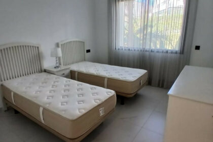 64b15a022e84e127b3c42a72da8ec6d6 - 10