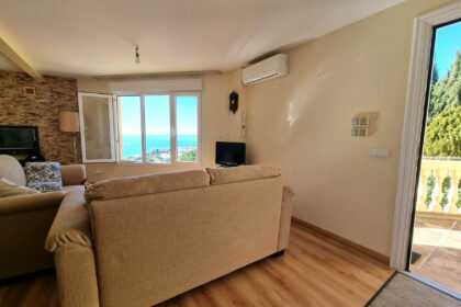 67771bfd3450867c43baaa0882b6bbd5 - 12