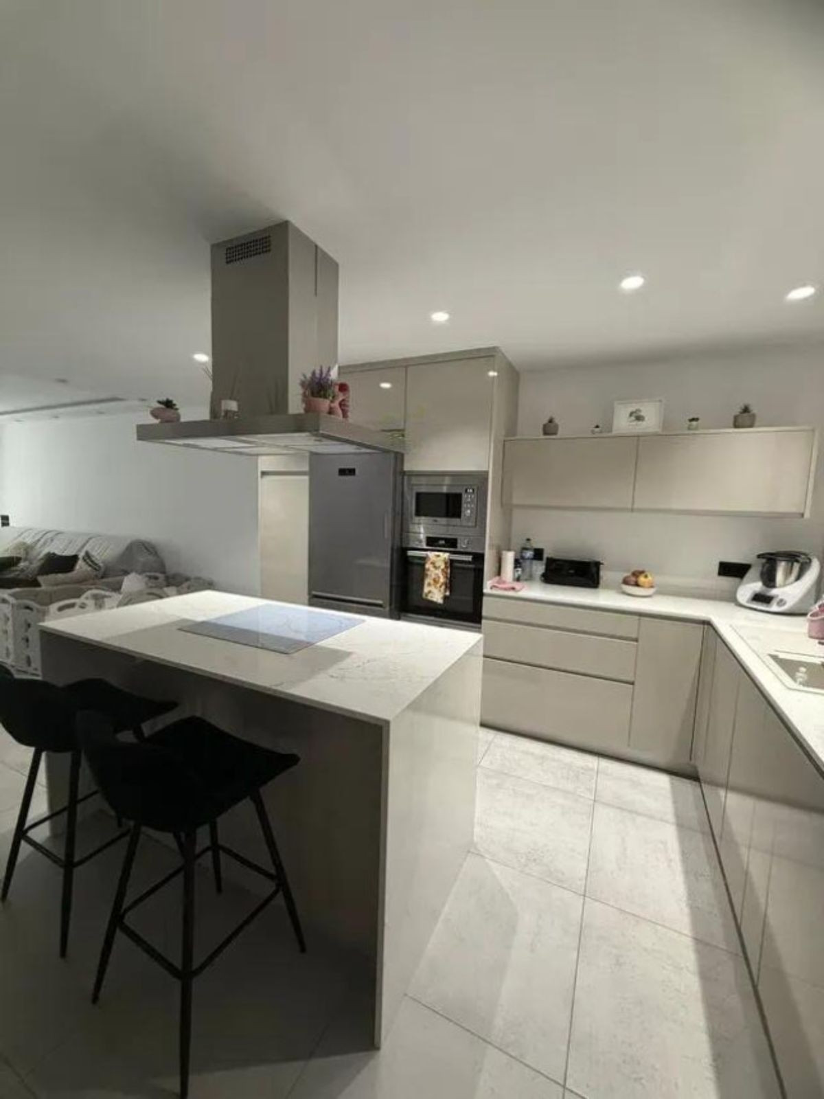 67bfbbcd8534ffcde540968c11414cd5 - 3