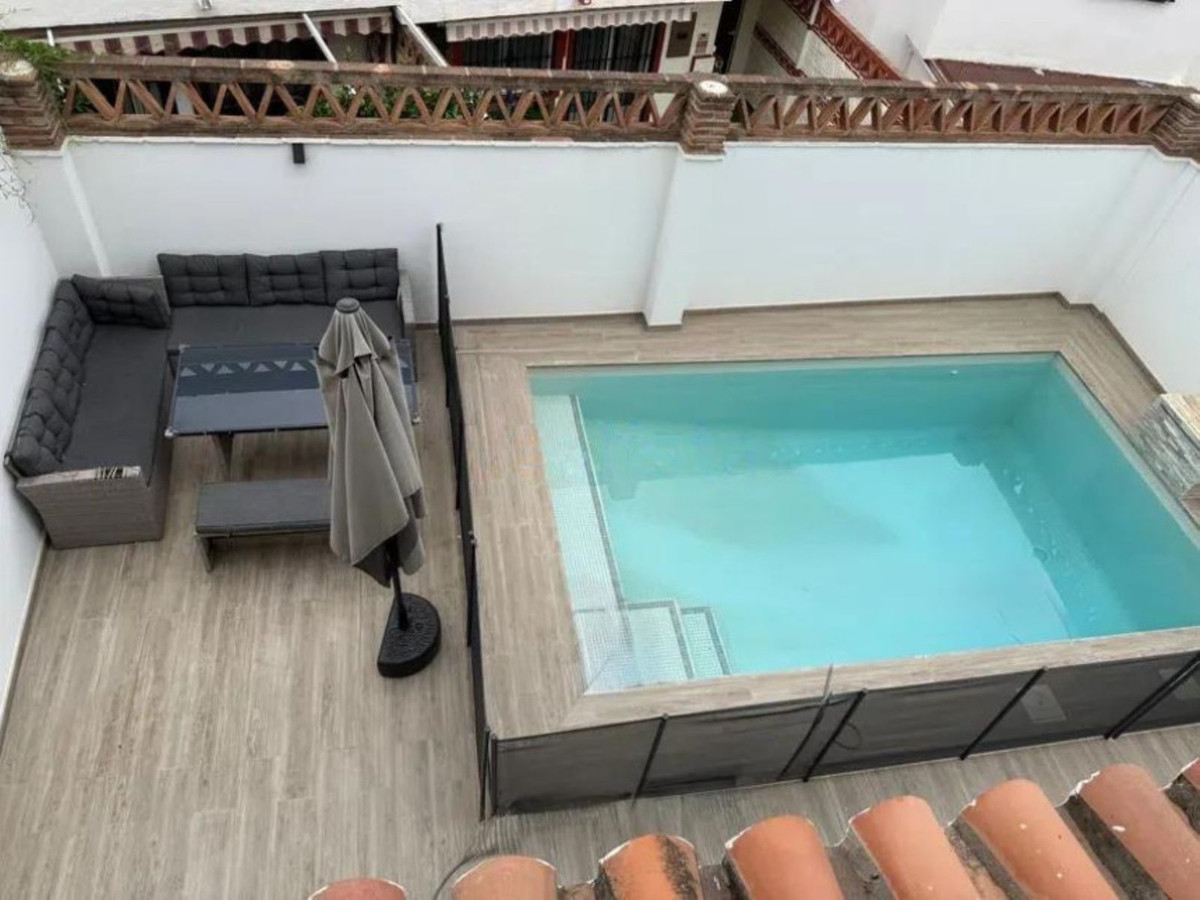 67bfbbcd8534ffcde540968c11414cd5 - 33