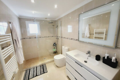 67c5b0f7582f34a3d91d5e4dd9484d54 - 33