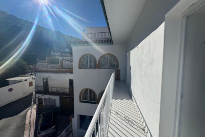 687b169edb88a05f7ed73e4b3fba5753 - 12