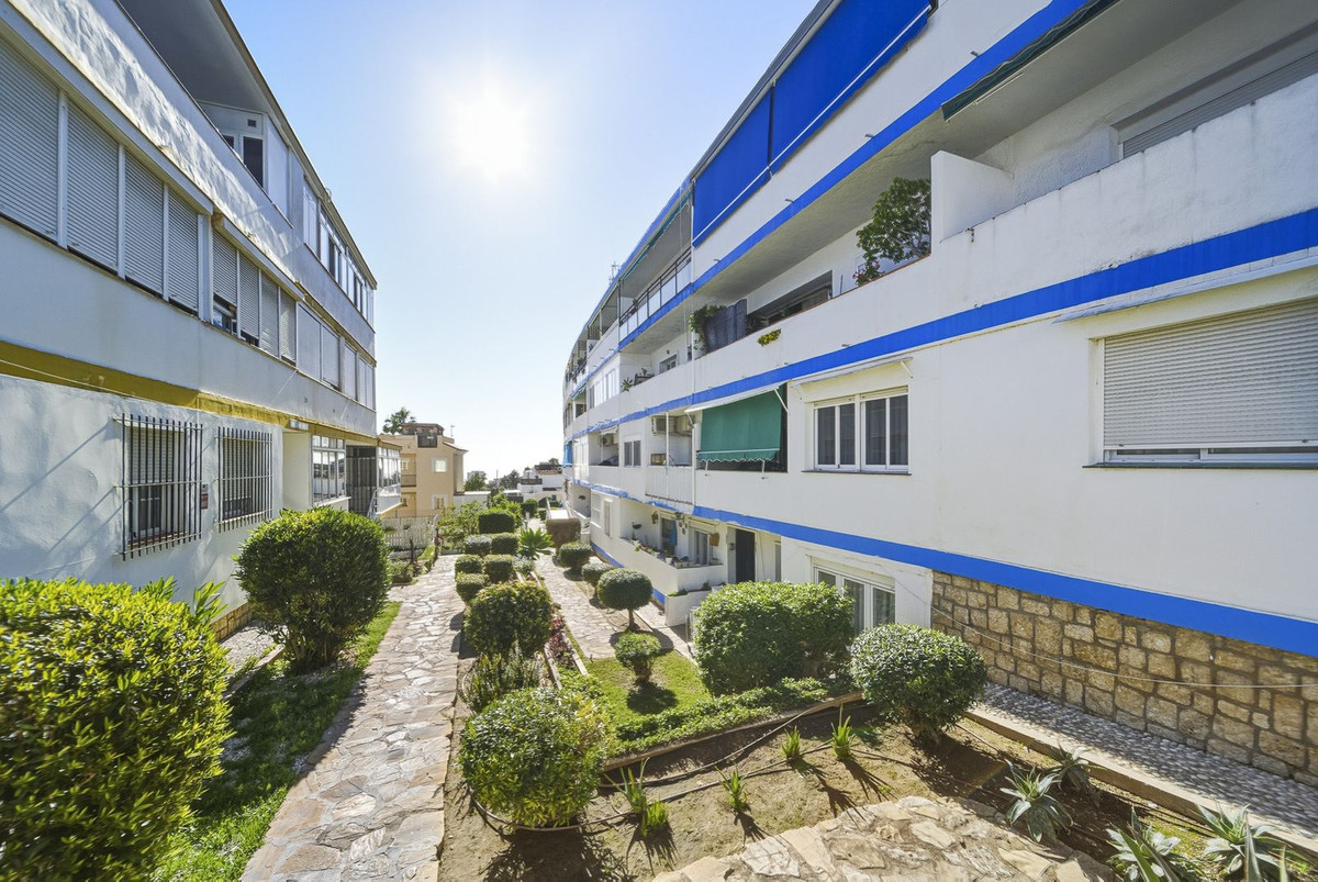 68e5783d22e9ef9640a70654abf3413a - 1