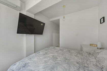 68e5783d22e9ef9640a70654abf3413a - 12