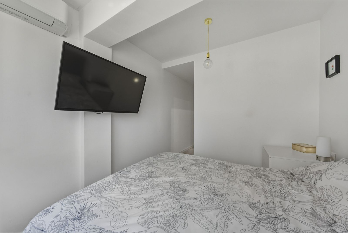 68e5783d22e9ef9640a70654abf3413a - 12