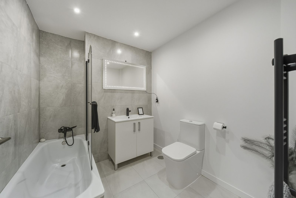 68e5783d22e9ef9640a70654abf3413a - 13