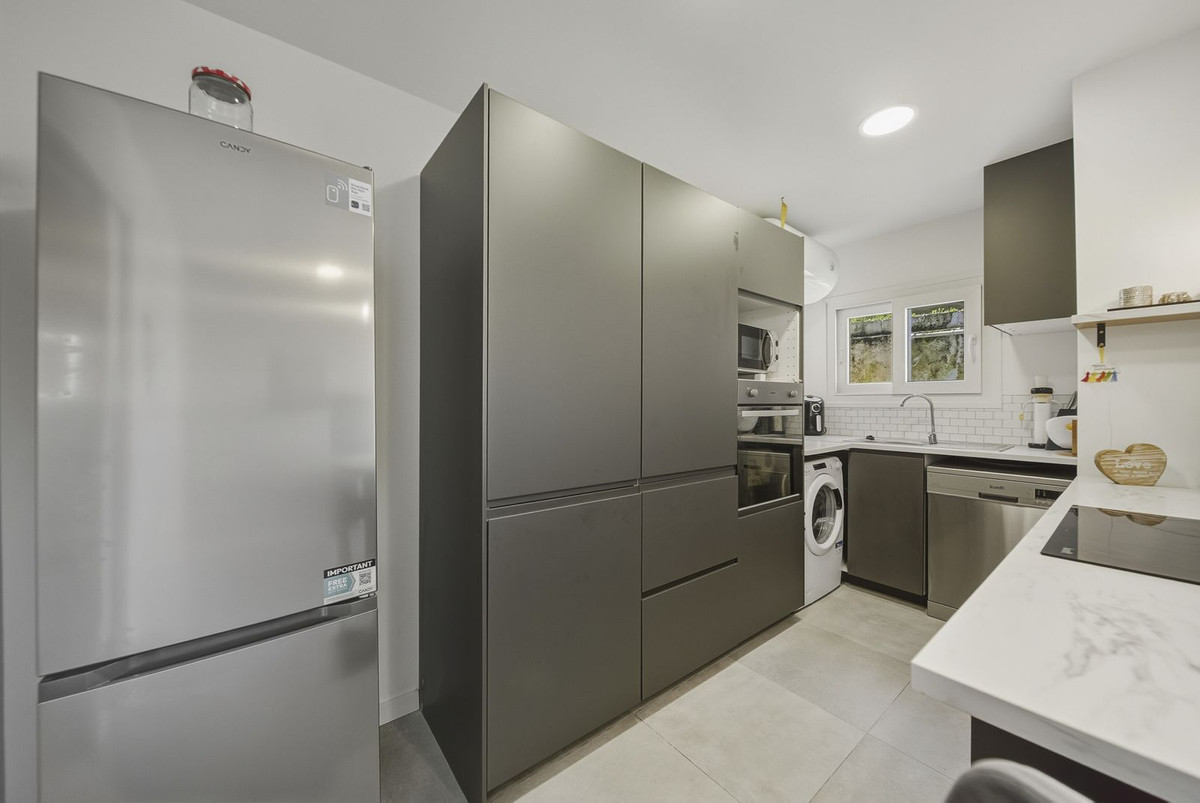 68e5783d22e9ef9640a70654abf3413a - 5