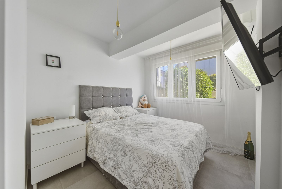 68e5783d22e9ef9640a70654abf3413a - 9