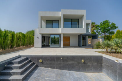 6924ca231a2cee6a062a94eadc3b6e82 - 1