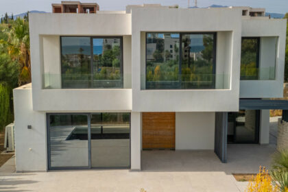 6924ca231a2cee6a062a94eadc3b6e82 - 3