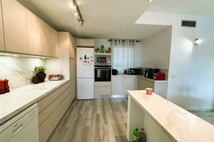 69609c65c2e3d2f7208f8976fa20b562 - 11