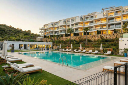 69b85e72b567cb018169f5d9c14ed99a - 1