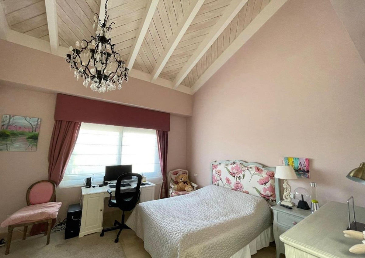 69c83cc49b8c7c46235f176ab9c0e13d - 7