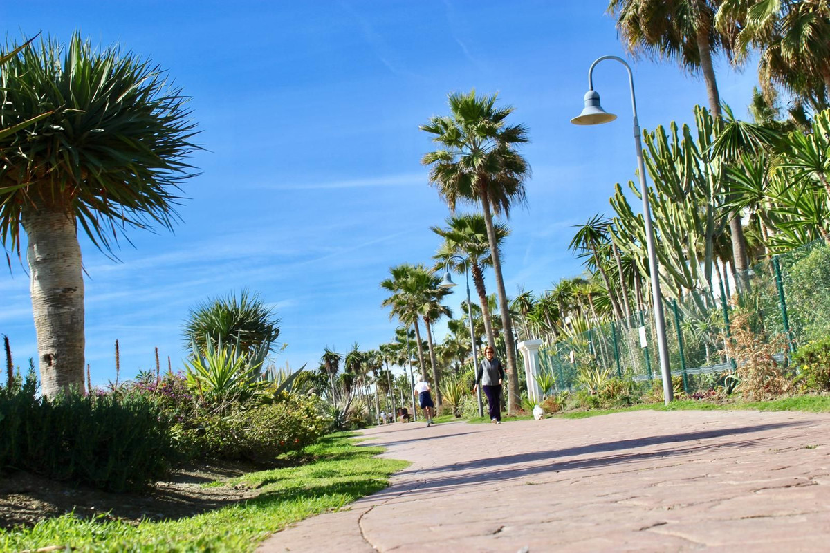 69c83cc49b8c7c46235f176ab9c0e13d - 8