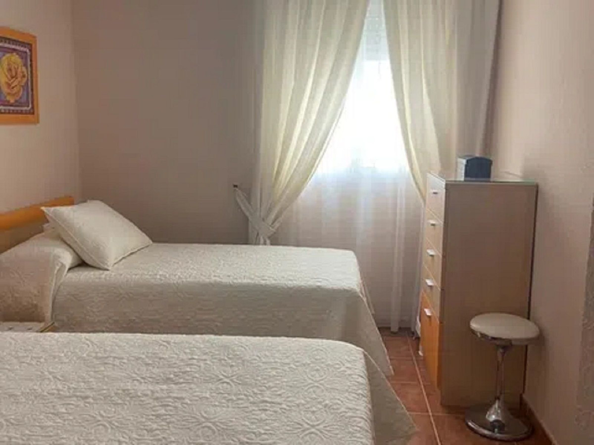 69e98b8c06bb09c078971c6ce87008b4 - 3