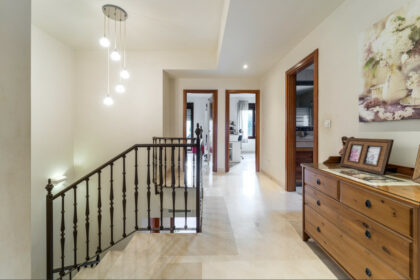 69fab93570eb9c18cb218f1d519e2838 - 10