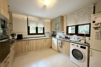 69fab93570eb9c18cb218f1d519e2838 - 9