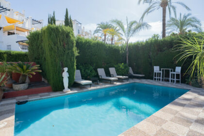 6cba803e52e24a6a19ad1de36bc4d9d9 - 24