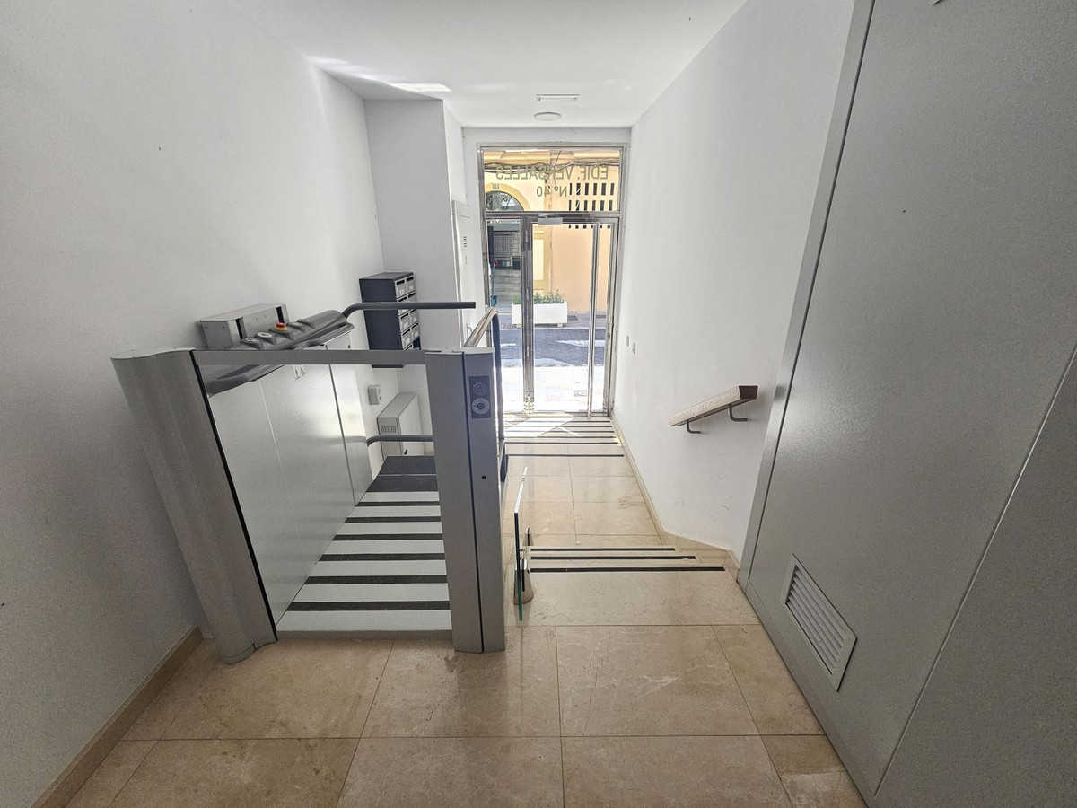 6dc99f223e78d83ee2e9e0acced32327 - 18