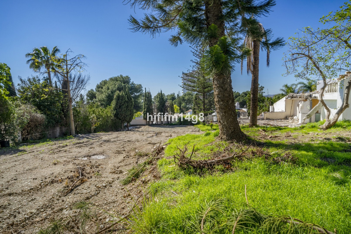 7013f6f4c39083fa0823fb91cbd28d35 - 12