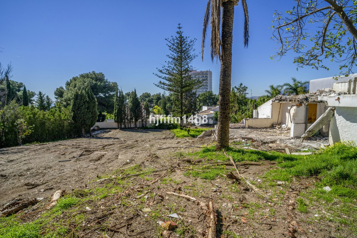 7013f6f4c39083fa0823fb91cbd28d35 - 13