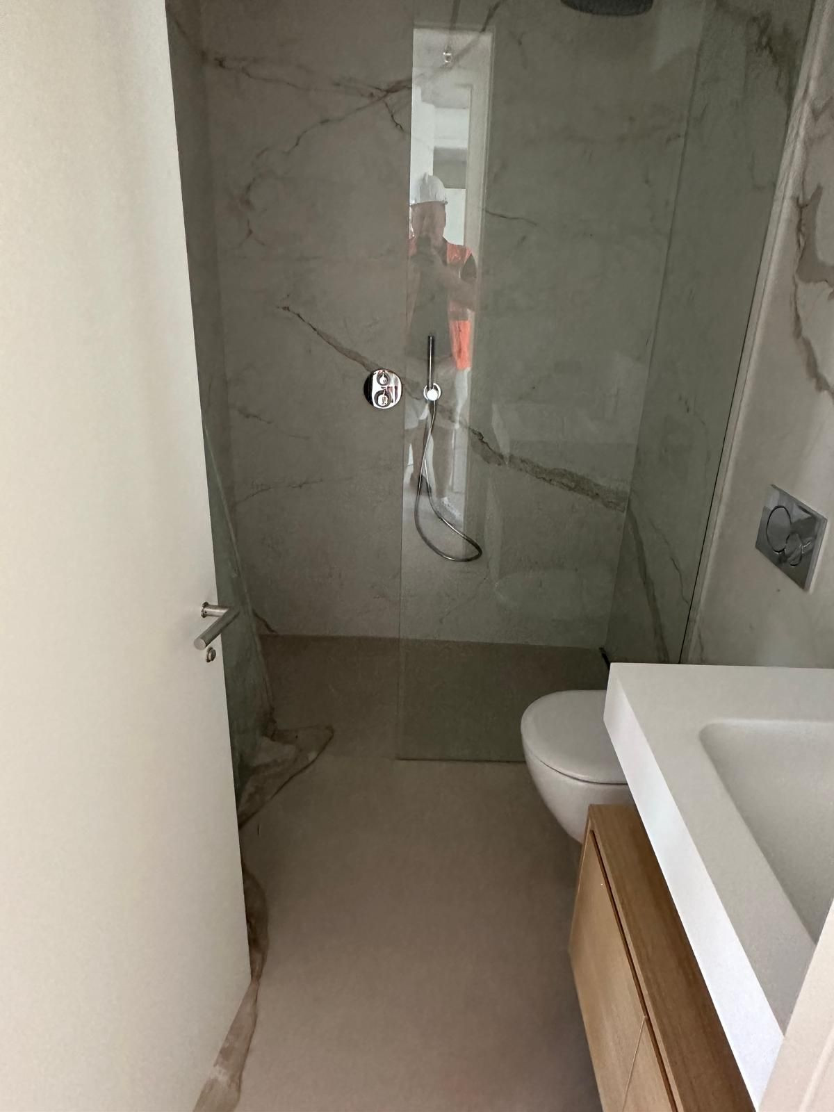 71915b675496db665844fb4261e20c26 - 12