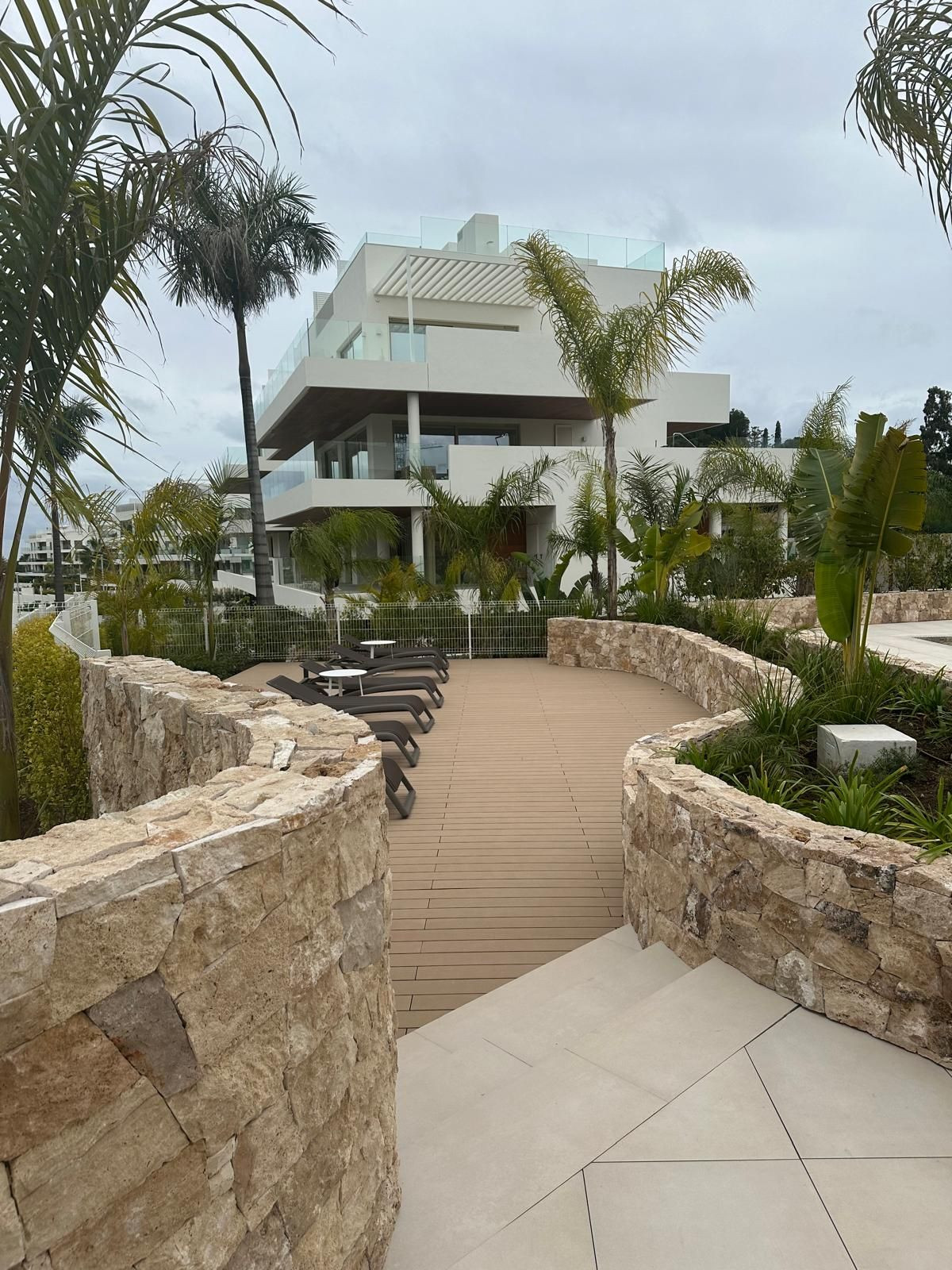 71915b675496db665844fb4261e20c26 - 50