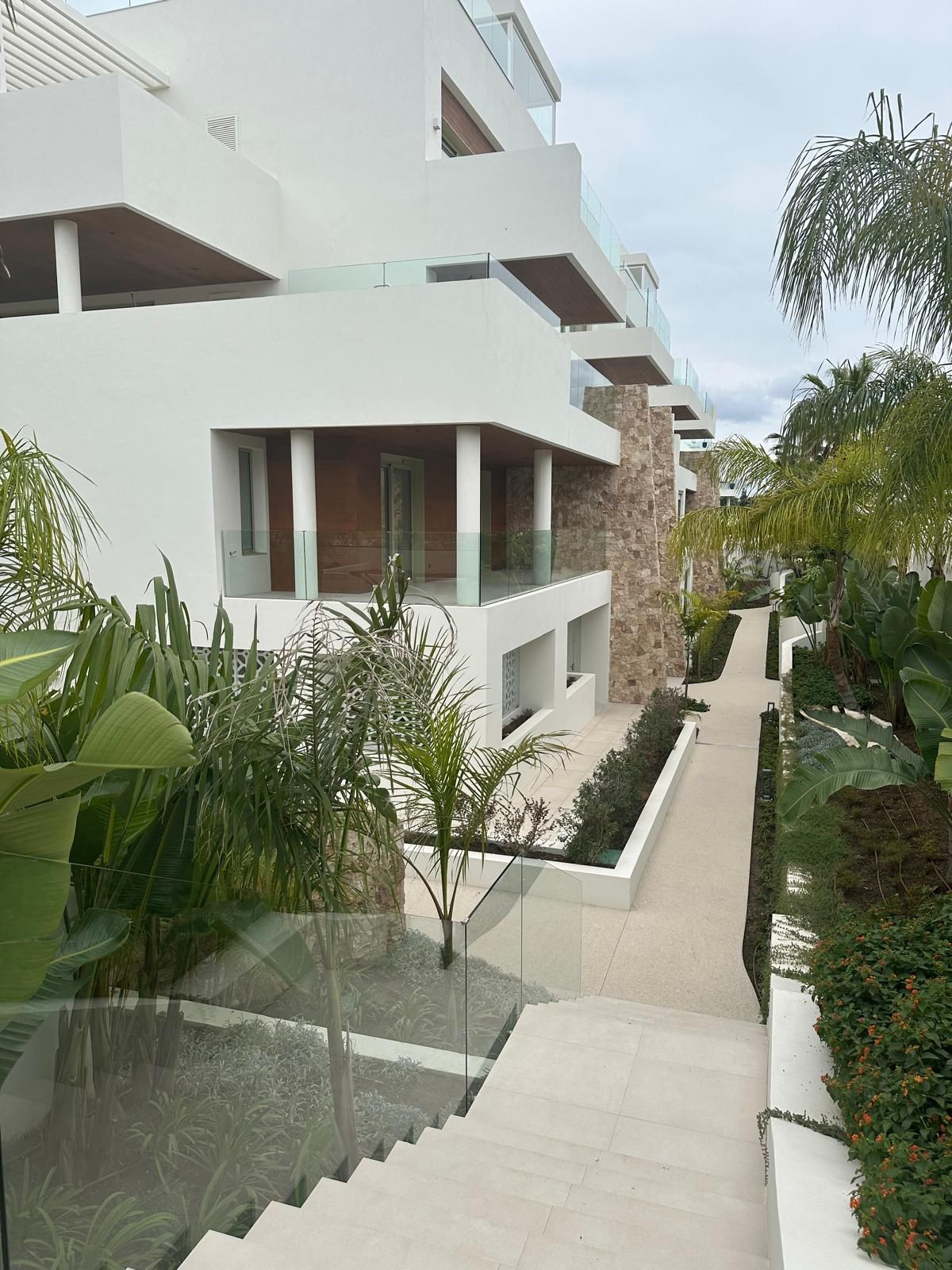 71915b675496db665844fb4261e20c26 - 69