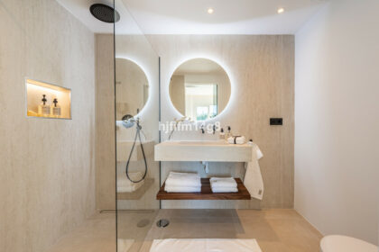 7224d6fcff24cf980a20e68c407269c1 - 14